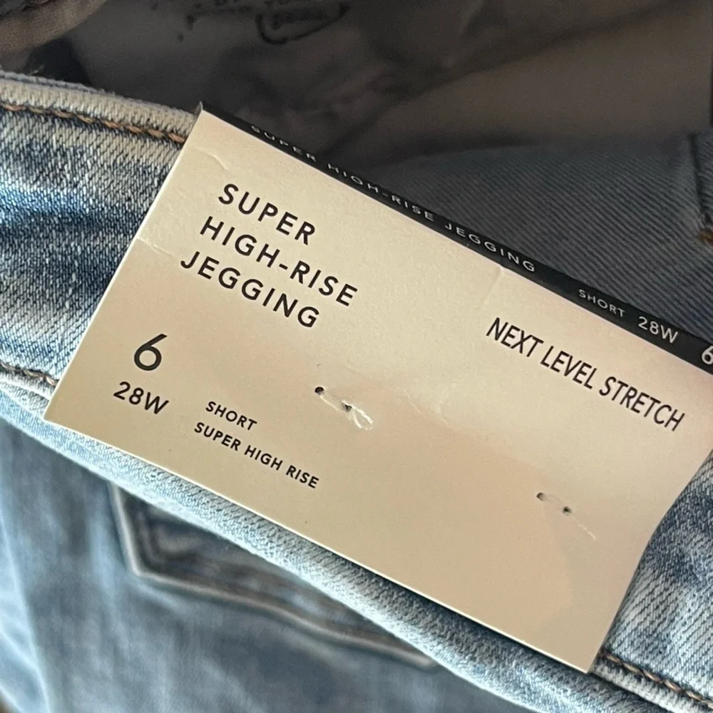 American Eagle nwt damaged return distressed super high rise jegging